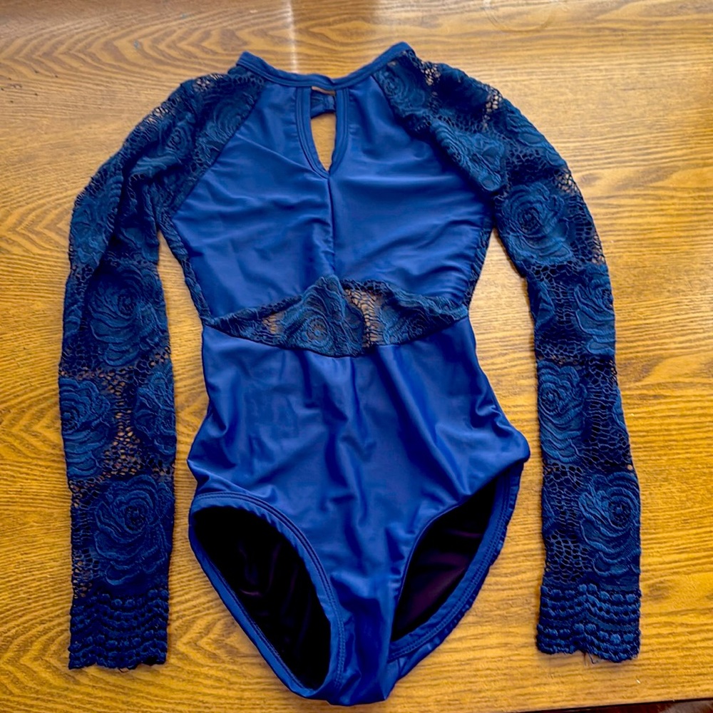 Used FIVE Dancewear